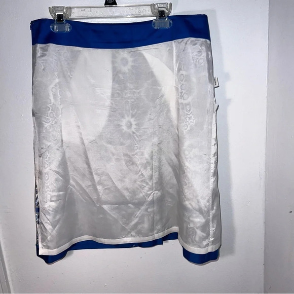 Ann Taylor,4, pleated slant pockets geometric print solid contrast waist and hem - Picture 6 of 7